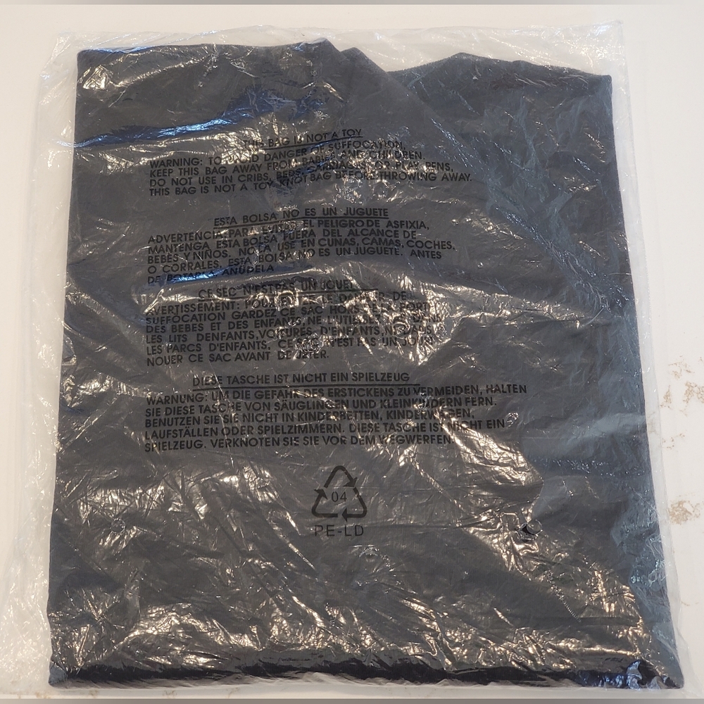 🆕️ Brand NEW Black FILA T-Shirt - Picture 6 of 7
